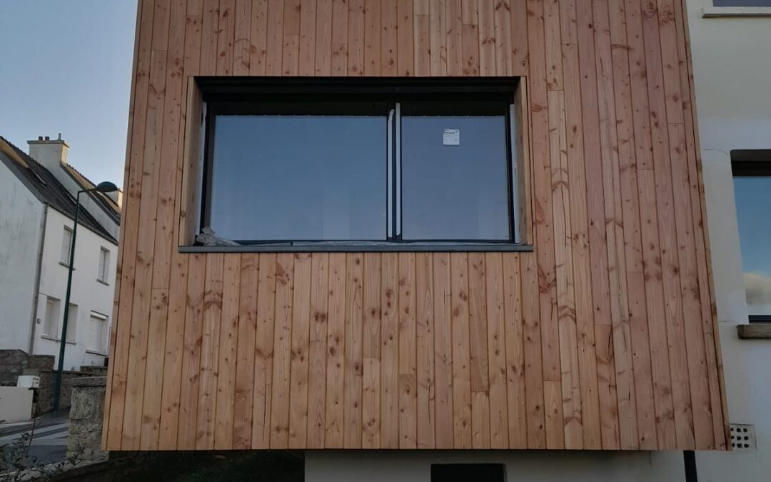 Extension en ossature bois à Saint-Pol-de-Léon : un chantier d&rsquo;exception
